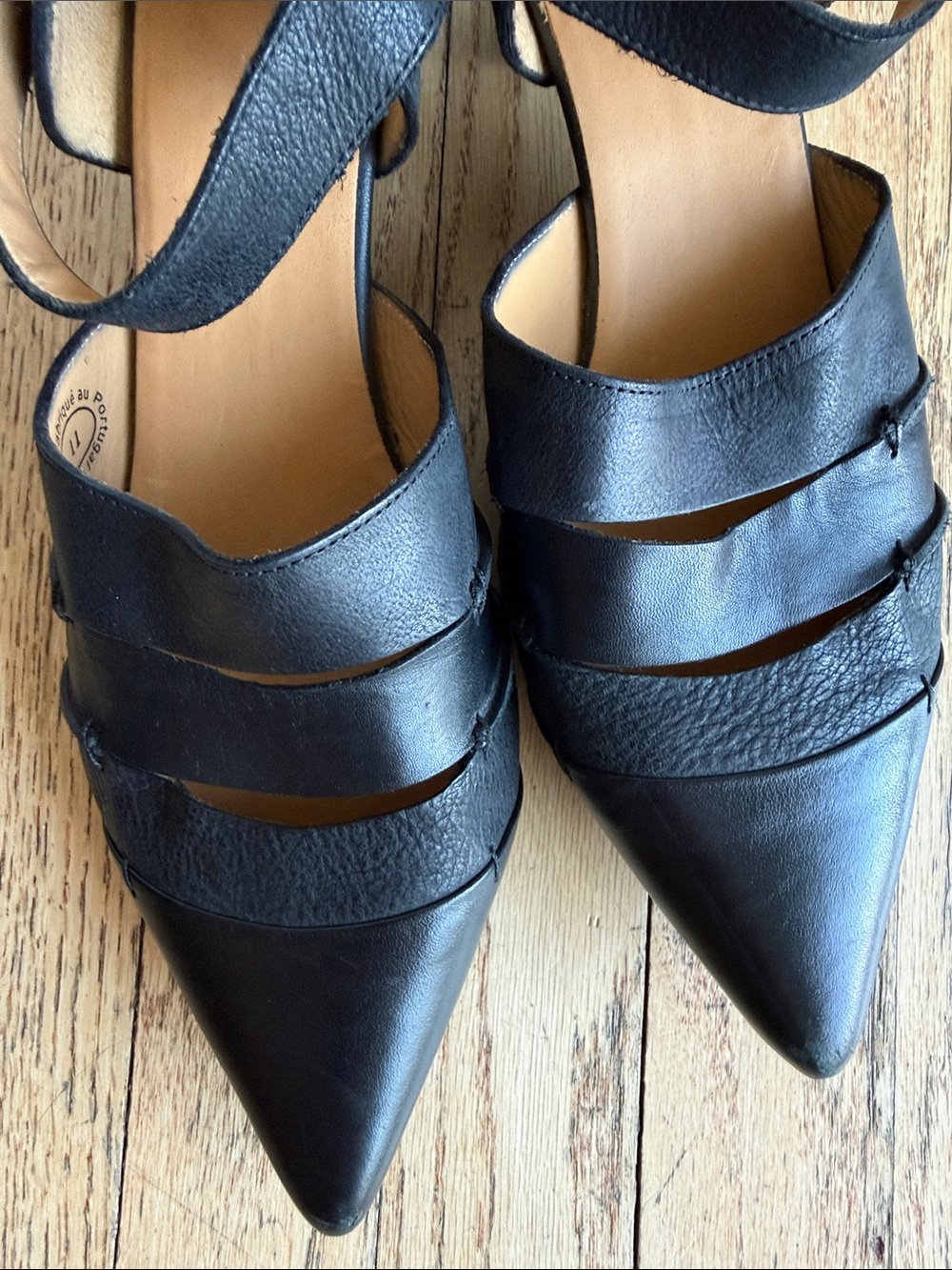 John Fluevog Shoes Art Deco Strap
Heels Sandal size 11 great condition - Picture 8 of 9